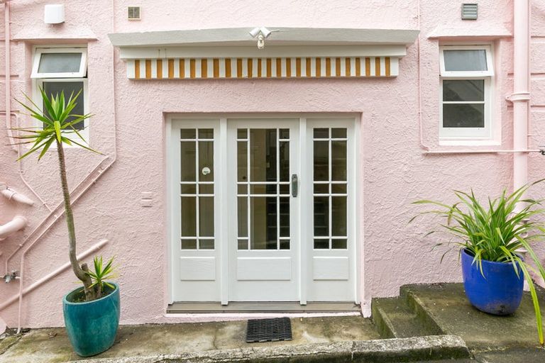 Photo of property in 9a Stowe Hill, Thorndon, Wellington, 6011