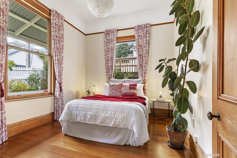 Photo of property in 32 Charlotte Avenue, Brooklyn, Wellington, 6021