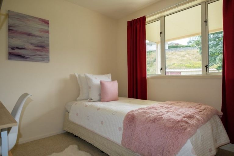 Photo of property in 17 Sretlaw Place, Brockville, Dunedin, 9011