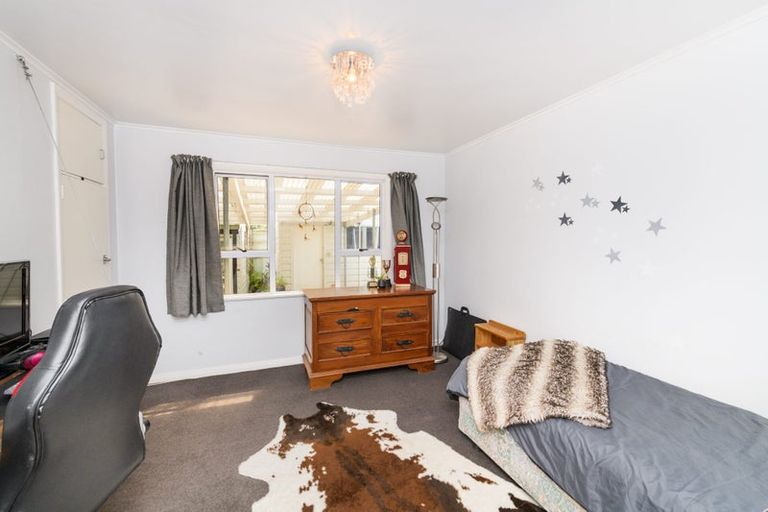 Photo of property in 1112 Rangiotu Road, Rangiotu, Palmerston North, 4477