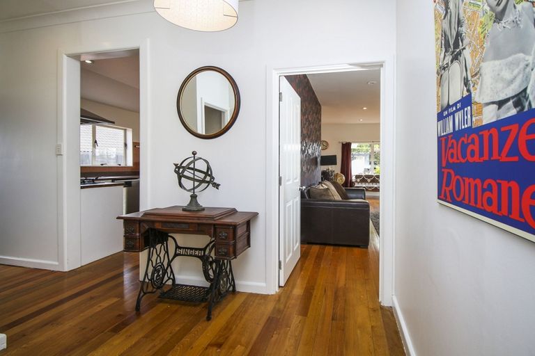 Photo of property in 89 Roberts Road, Te Atatu South, Auckland, 0610