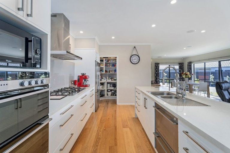 Photo of property in 6 Roseberry Place, Whitianga, 3510