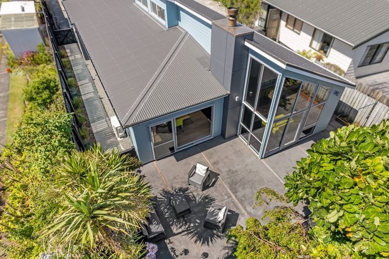 Photo of property in 8a Whitehouse Road, Titahi Bay, Porirua, 5022