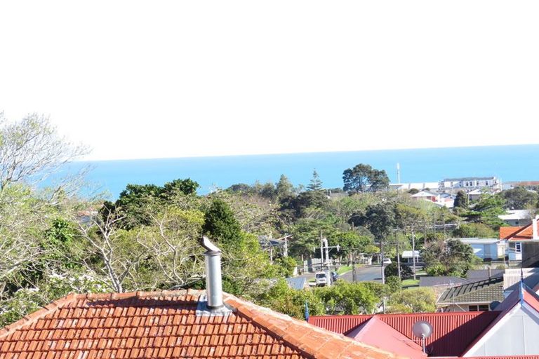 Photo of property in 7 Lismore Street, Strandon, New Plymouth, 4312