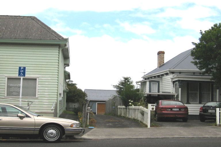 Photo of property in 174 Hinemoa Street, Birkenhead, Auckland, 0626