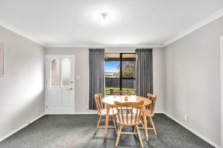 Photo of property in 12 Mchaffies Place, Wainoni, Christchurch, 8061