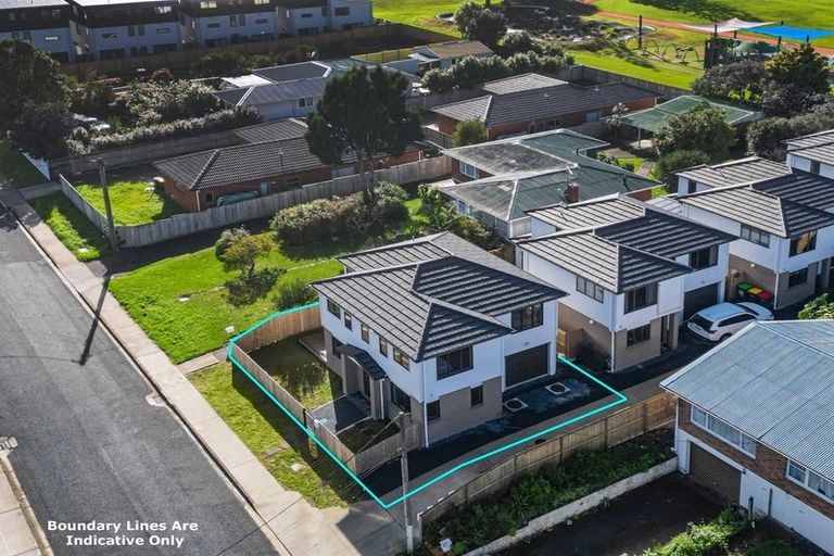 Photo of property in 9a Kingdale Road, Henderson, Auckland, 0610