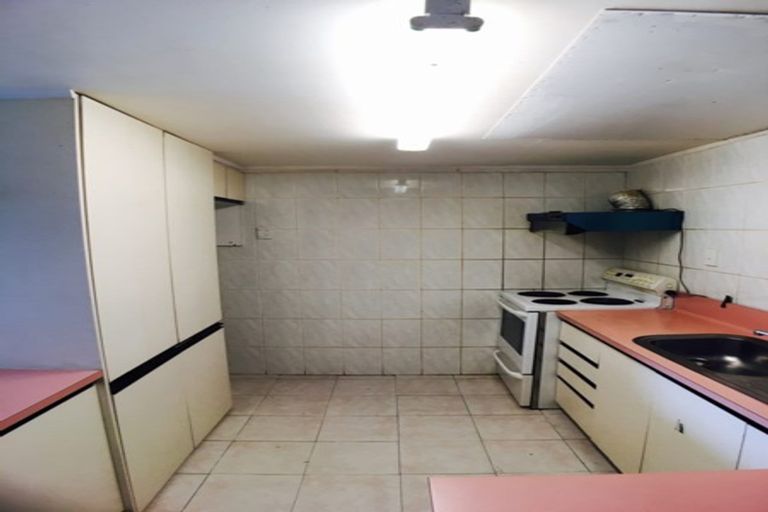 Photo of property in 11 Harford Place, Pakuranga Heights, Auckland, 2010