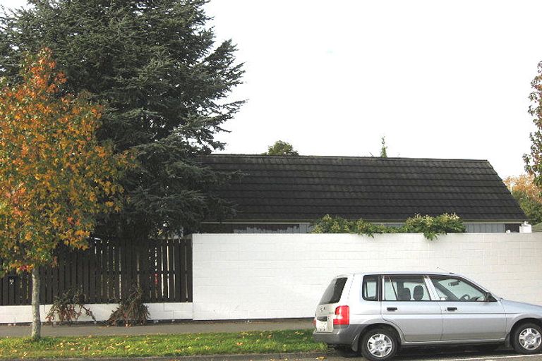 Photo of property in 2/36 Maidstone Road, Ilam, Christchurch, 8041