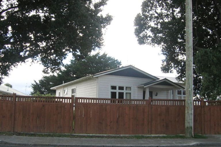 Photo of property in 10 Petane Road, Bay View, Napier, 4104