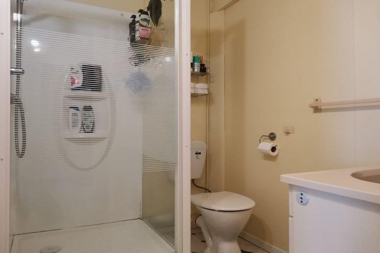 Photo of property in 28 Manaia View Road, One Tree Point, 0118