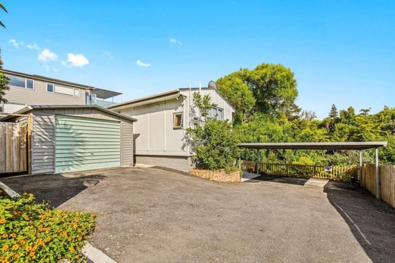 Photo of property in 1/645 Swanson Road, Swanson, Auckland, 0612