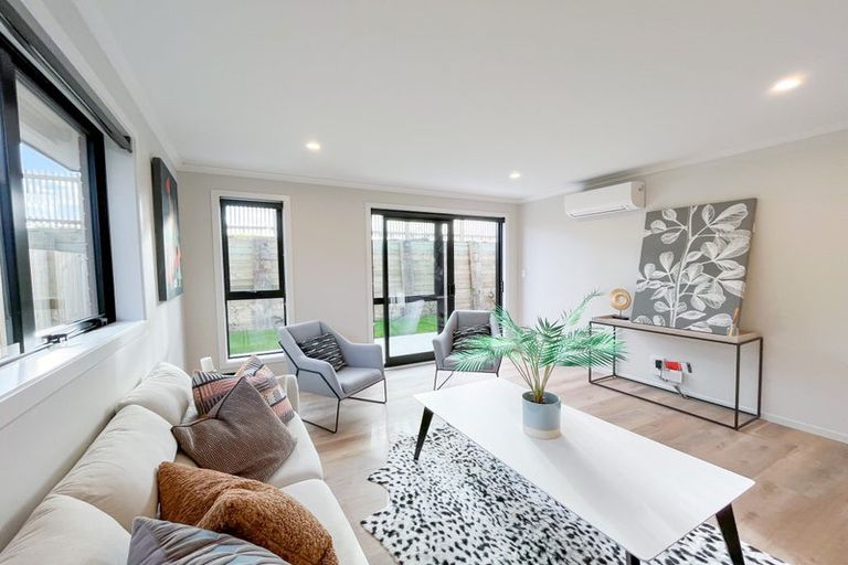 Photo of property in 15 Waruhia Crescent, Rototuna North, 3281