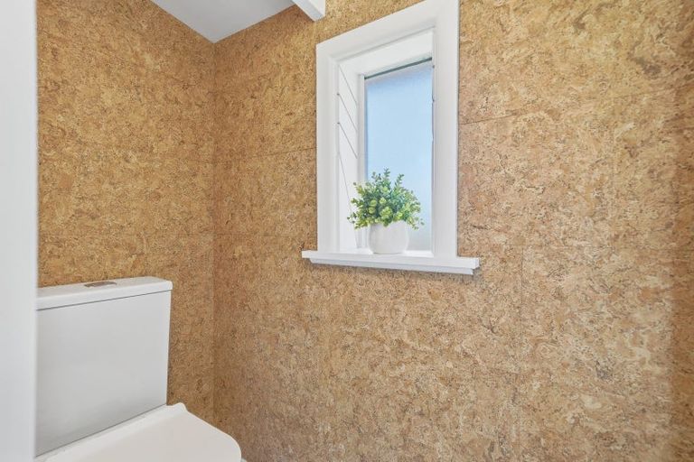 Photo of property in 4 Achilles Parade, The Pines Beach, 7630