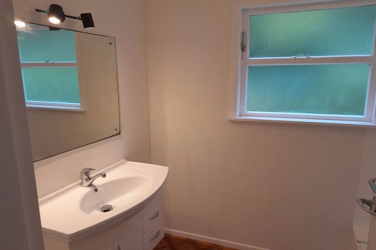 Photo of property in 157 Parkvale Road, Karori, Wellington, 6012