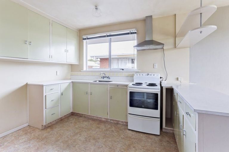 Photo of property in 1/318 Main North Road, Redwood, Christchurch, 8051