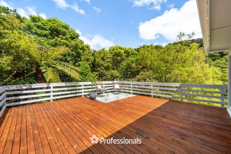 Photo of property in 132 Cheviot Road, Lowry Bay, Lower Hutt, 5013