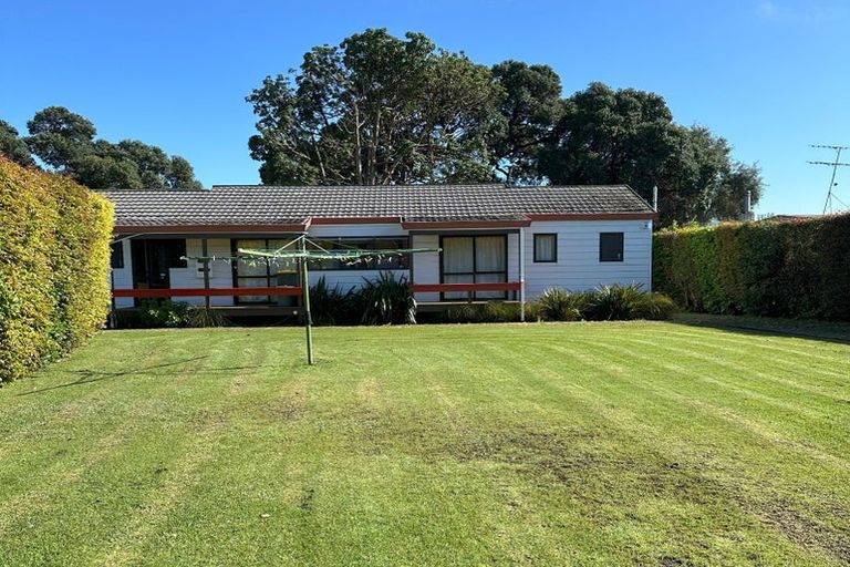 Photo of property in 68 Tindalls Bay Road, Tindalls Beach, Whangaparaoa, 0930