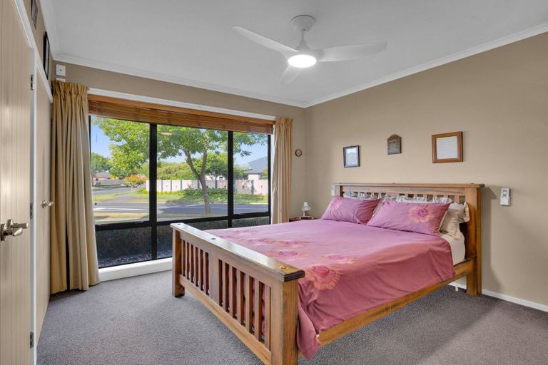 Photo of property in 2 Cranmer Close, Rototuna North, Hamilton, 3210