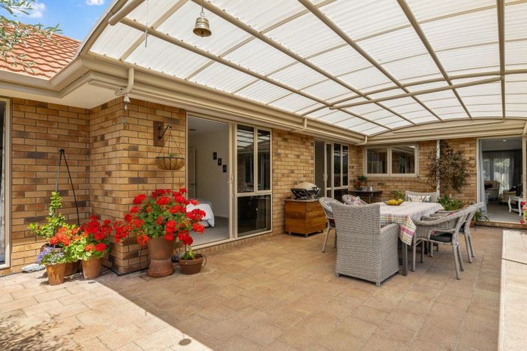 Photo of property in 32 Magnolia Drive, Springlands, Blenheim, 7201