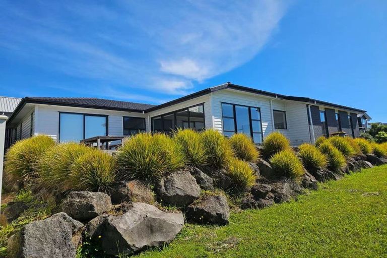 Photo of property in 9 Tikati Rise, Long Bay, Auckland, 0630