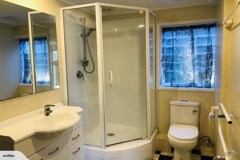 Photo of property in 2/28 Norman Road, Hauraki, Auckland, 0622