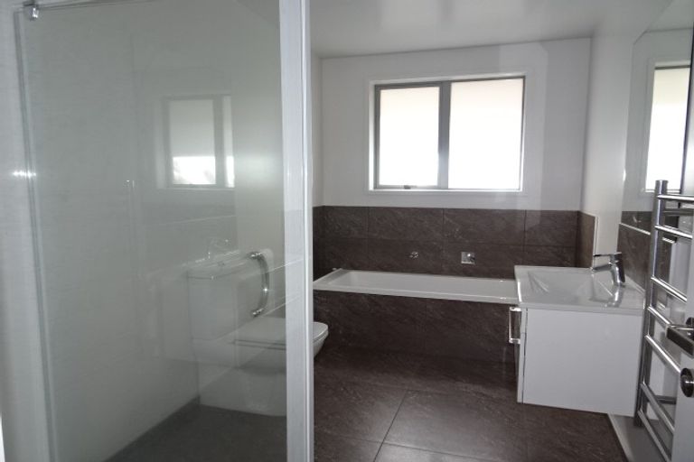 Photo of property in 198 Ballintoy Park Drive, Welcome Bay, Tauranga, 3175