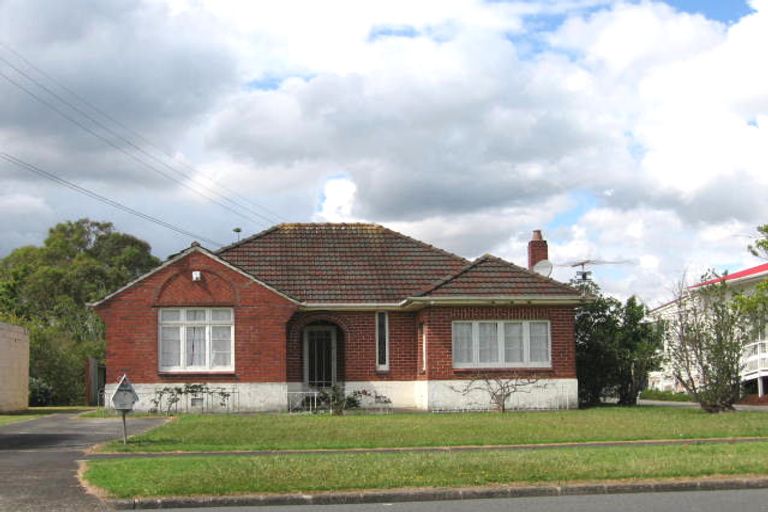 Photo of property in 76 Astley Avenue, New Lynn, Auckland, 0600