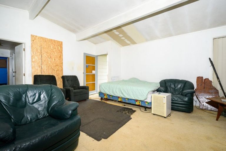 Photo of property in 35 Tabitha Crescent, Henderson, Auckland, 0612