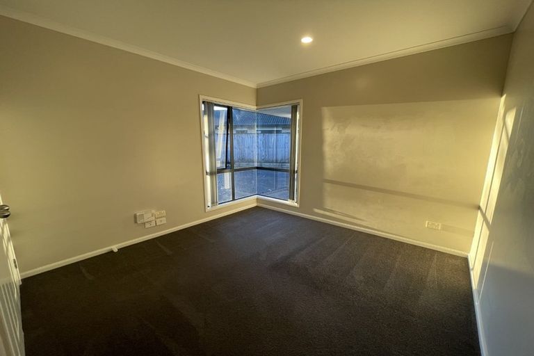 Photo of property in 9 Anrath Close, East Tamaki, Auckland, 2016