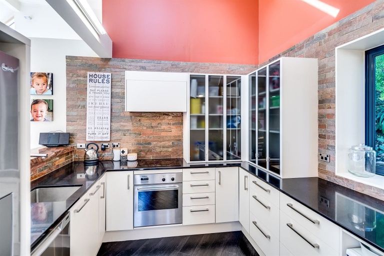 Photo of property in 13 Amner Place, Bluff Hill, Napier, 4110