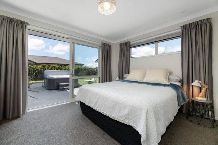 Photo of property in 26 Rotomanu Place, Pyes Pa, Tauranga, 3112