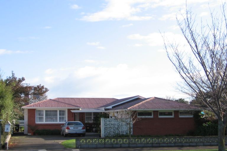 Photo of property in 3 Long Melford Road, Awapuni, Palmerston North, 4412