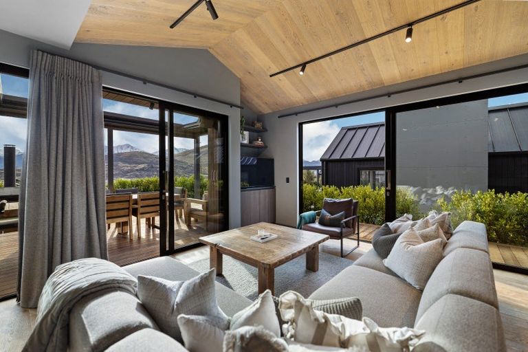 Photo of property in 11b Double Cone Road, Jacks Point, Queenstown, 9371
