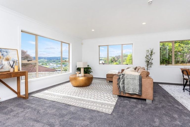 Photo of property in 34 Te Kauri Place, Helensville, 0800