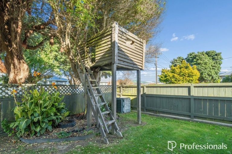 Photo of property in 17 Lincoln Avenue, Epuni, Lower Hutt, 5011