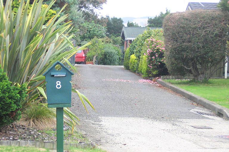 Photo of property in 8 Pinewood Grove, Paraparaumu Beach, Paraparaumu, 5032