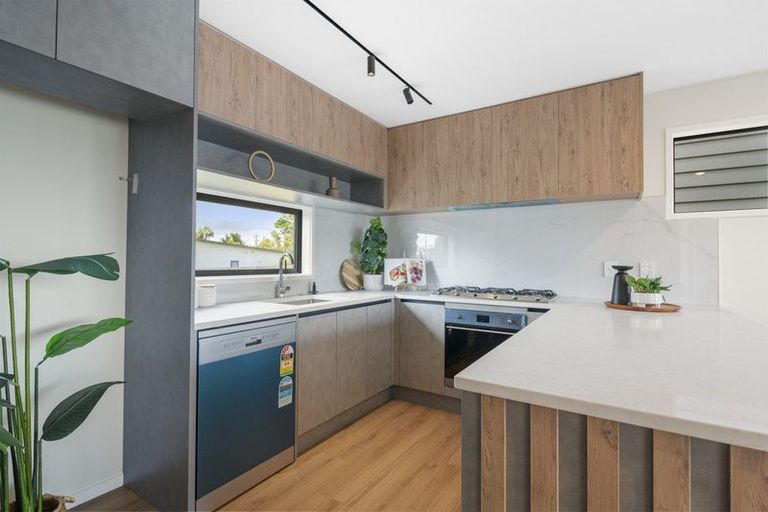 Photo of property in 95d Kervil Avenue, Te Atatu Peninsula, Auckland, 0610