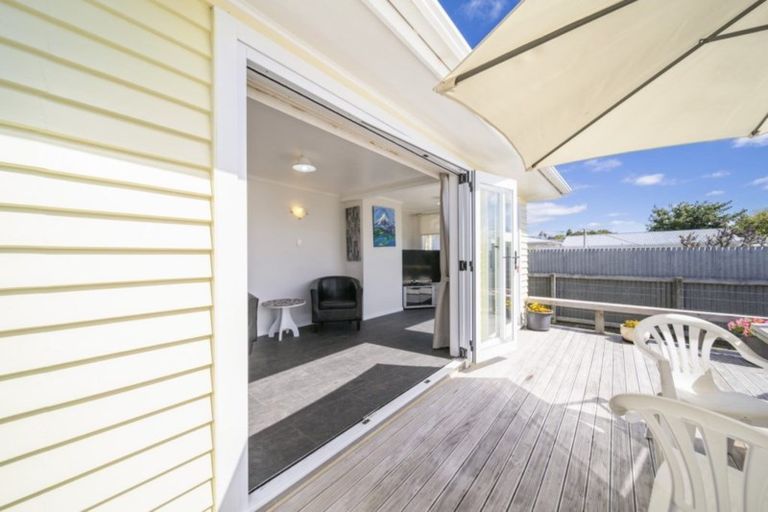 Photo of property in 18 Reid Avenue, Hawera, 4610