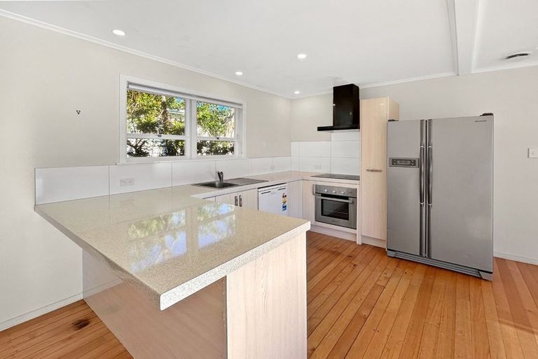 Photo of property in 832 Whangaparaoa Road, Manly, Whangaparaoa, 0930