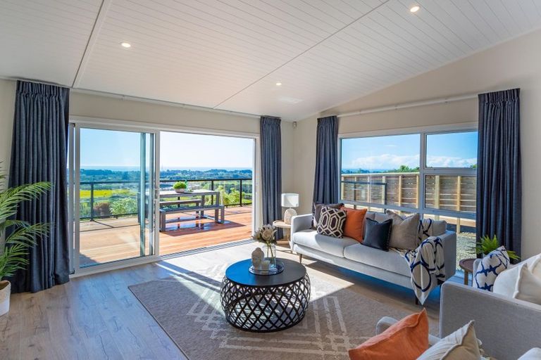 Photo of property in 90 Kotare Street, Waikanae, 5036