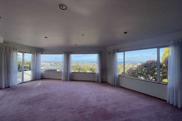 Photo of property in 19 Calypso Place, Rothesay Bay, Auckland, 0630