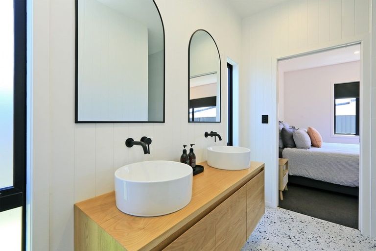 Photo of property in 27 Gee Place, Taradale, Napier, 4112