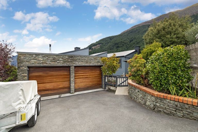 Photo of property in 214 Fernhill Road, Sunshine Bay, Queenstown, 9300