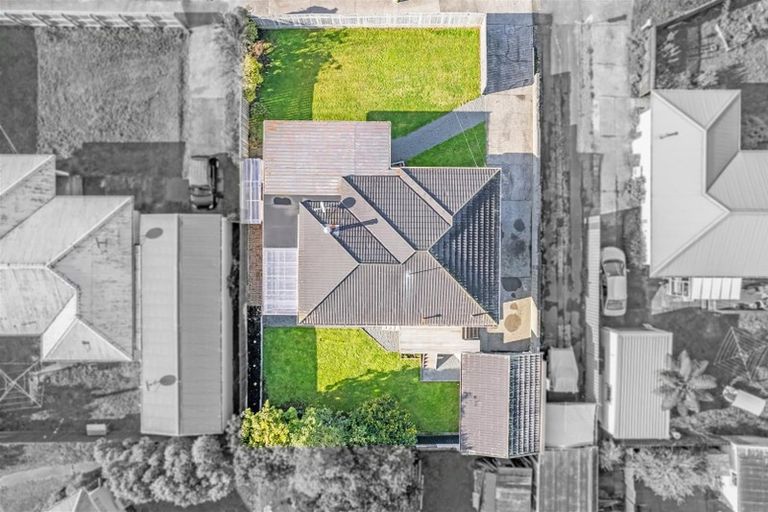 Photo of property in 21 Totara Park Road, Clouston Park, Upper Hutt, 5018