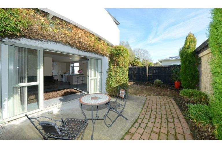 Photo of property in 2/64a Alexandra Street, Richmond, Christchurch, 8013