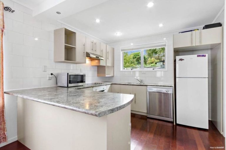 Photo of property in 7 Triangle Road, Massey, Auckland, 0614