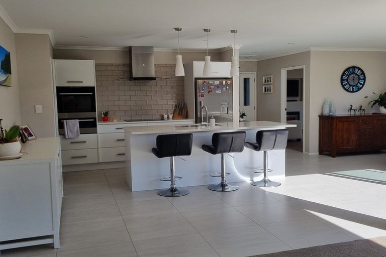 Photo of property in 115 Penetaka Heights, Pyes Pa, Tauranga, 3112