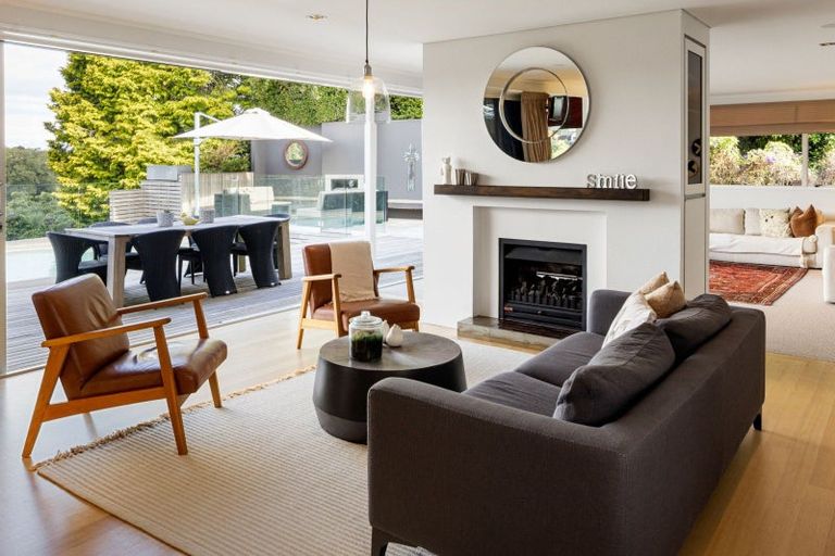 Photo of property in 42 Beerescourt Road, Beerescourt, Hamilton, 3200