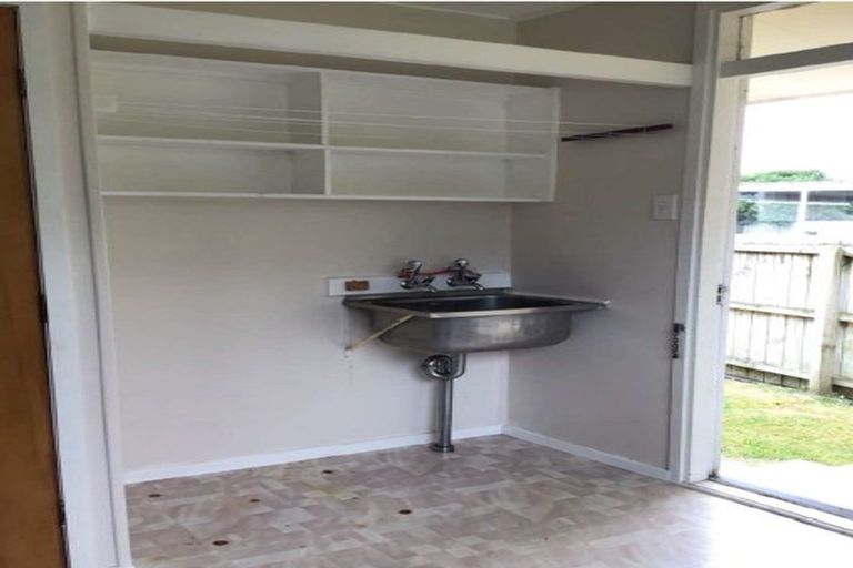 Photo of property in 6 Azalea Place, Waiuku, 2123